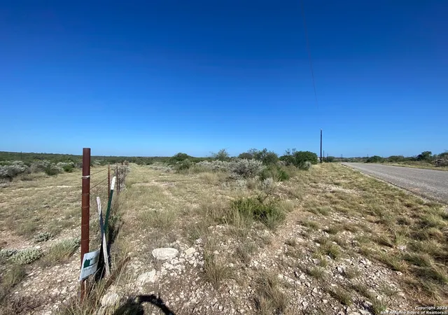5th image of 153 Legend Hills Rd, Uvalde, TX 78801 | MLS# 1800758