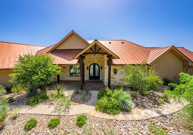 Photo 2 of Single family home for sale at 230 Waggoman Dr, Kerrville, TX 78028 | MLS# 1801089 | Listing updated on 2025-08-17
