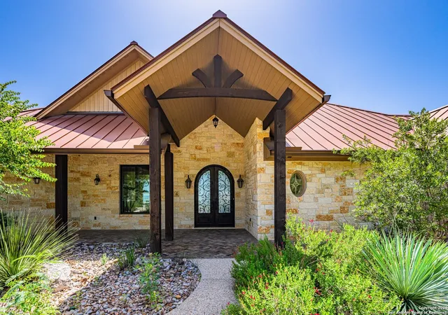 Photo 3 of Single family home for sale at 230 Waggoman Dr, Kerrville, TX 78028 | MLS# 1801089 | Listing updated on 2025-08-17
