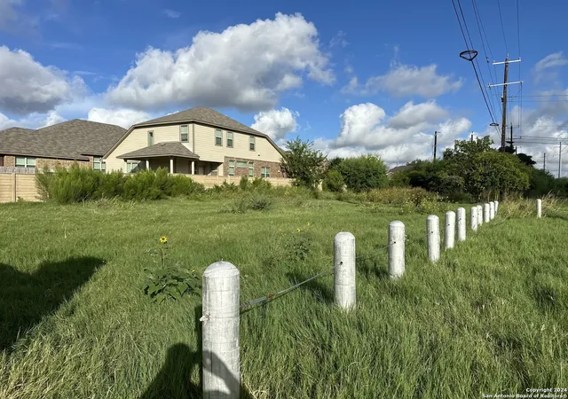 Photo 3 of Sale Pending at 10922 Lima Dr, San Antonio, TX 78213 | MLS# 1801451 | Listing updated on 2025-08-19