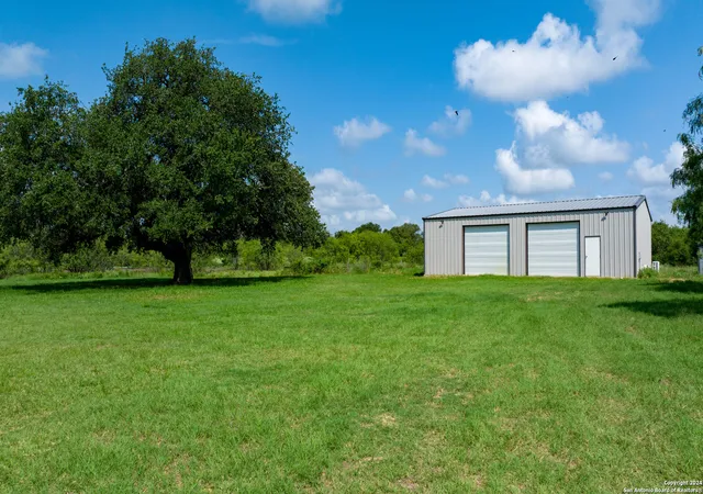 Photo 4 of House for sale at 1385 Hwy 97 E, Floresville, TX 78114 | MLS# 1802131 | Listing updated on 2025-12-29