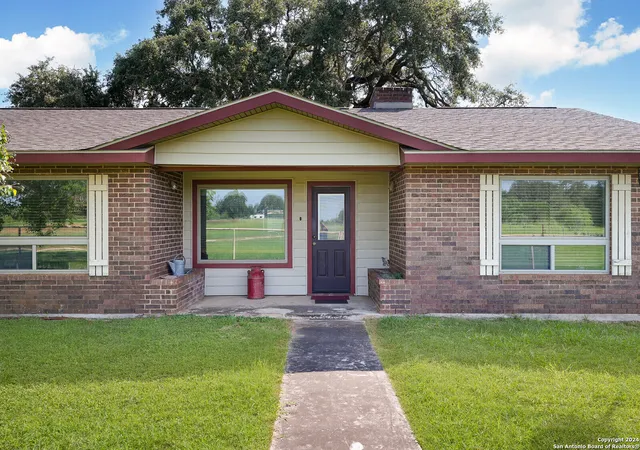 2nd image of 1520 County Road 223, Floresville, TX 78114 | MLS# 1802145