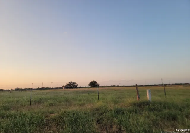 3rd image of 815 E Fm 462, Moore, TX 78057 | MLS# 1802371