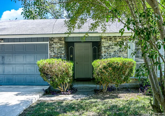 Photo 2 of Single family home for sale at 11951 Alamo Blanco St, San Antonio, TX 78233 | MLS# 1802738 | Listing updated on 2025-10-31