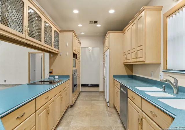 Photo 1 of Single family home for sale at 10811 Teton Ln, San Antonio, TX 78230 | MLS# 1802884 | Listing updated on 2025-03-01