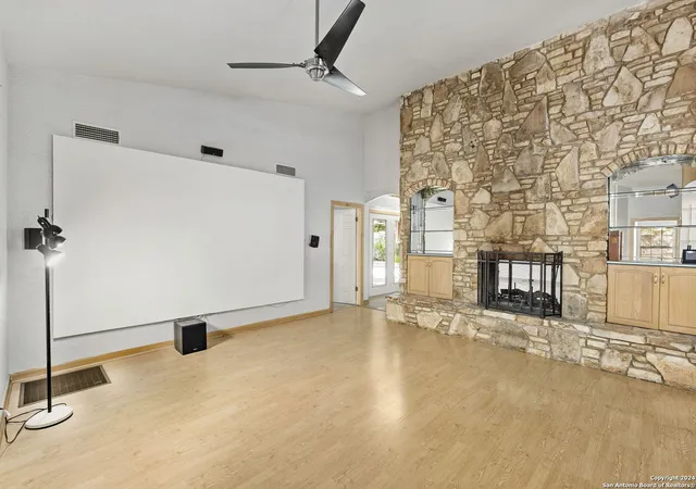 Photo 3 of Single family home for sale at 10811 Teton Ln, San Antonio, TX 78230 | MLS# 1802884 | Listing updated on 2025-03-01