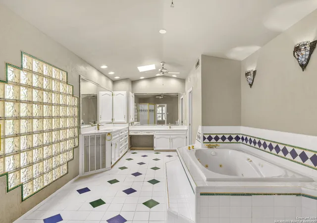 Photo 4 of Single family home for sale at 10811 Teton Ln, San Antonio, TX 78230 | MLS# 1802884 | Listing updated on 2025-03-01