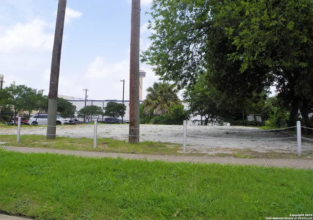 Photo 2 of Land for sale at 125 S Mesquite St, San Antonio, TX 78202 | MLS# 1803267 | Listing updated on 2025-10-08