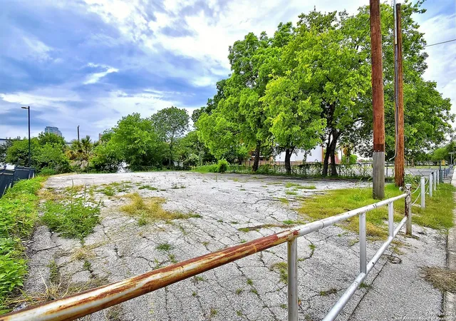 Photo 3 of Land for sale at 125 S Mesquite St, San Antonio, TX 78202 | MLS# 1803267 | Listing updated on 2025-10-08