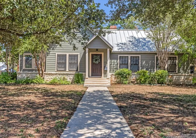 3rd image of 1212 29Th St, Hondo, TX 78861 | MLS# 1803305
