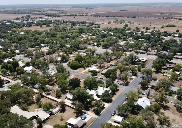 50th image of 1212 29th St, Hondo, TX 78861 | MLS# 1803305