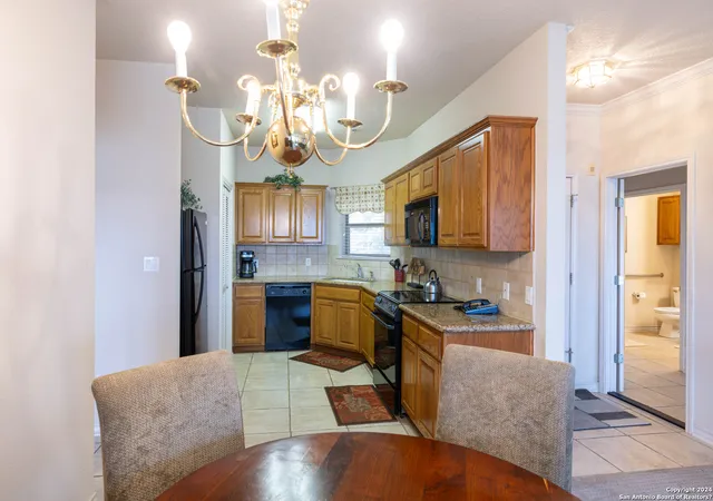 3rd image of 20 Tapatio Dr E #202, Boerne, TX 78006 | MLS# 1804056