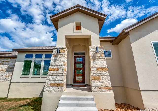 Photo 3 of Single family home for sale at 3105 Comal Springs, Canyon Lake, TX 78133 | MLS# 1805746 | Listing updated on 2026-03-24