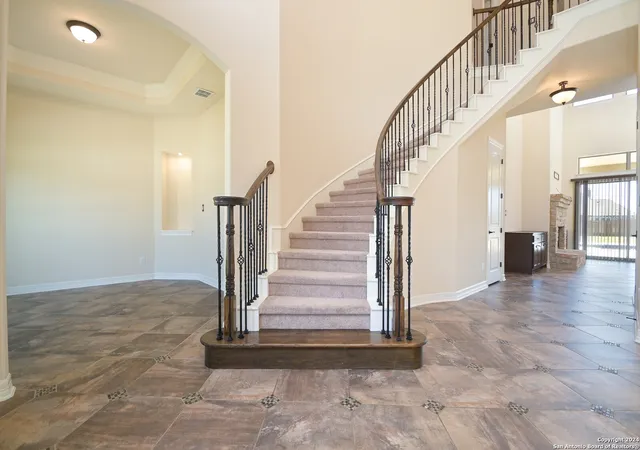 Photo 3 of Sale Pending at 30531 Setterfeld Cir, Boerne, TX 78015 | MLS# 1805985 | Listing updated on 2025-11-14