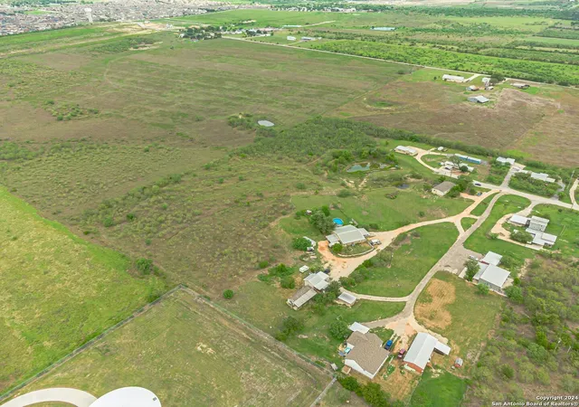 Photo 2 of Single family home for sale at 316 Castin Ln, New Braunfels, TX 78130 | MLS# 1806101 | Listing updated on 2025-02-20