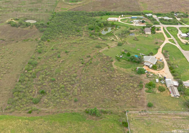 Photo 3 of Single family home for sale at 316 Castin Ln, New Braunfels, TX 78130 | MLS# 1806101 | Listing updated on 2025-02-20