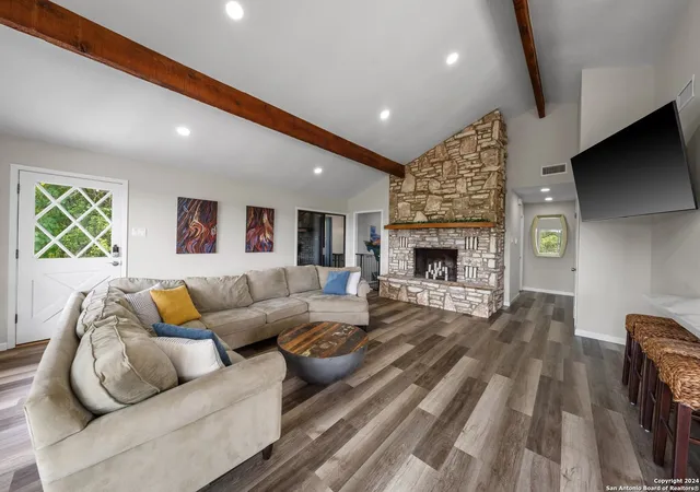 Photo 3 of Single family home for sale at 109 Loma Vista, Kerrville, TX 78028 | MLS# 1806455 | Listing updated on 2025-07-25
