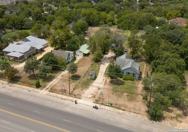 Photo 1 of Single family home for sale at 3435 S Ww White Rd, San Antonio, TX 78222 | MLS# 1806474 | Listing updated on 2025-10-02