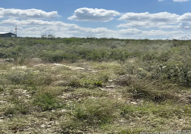 4th image of 72 Friendship Hills Cir, Uvalde, TX 78801 | MLS# 1806763
