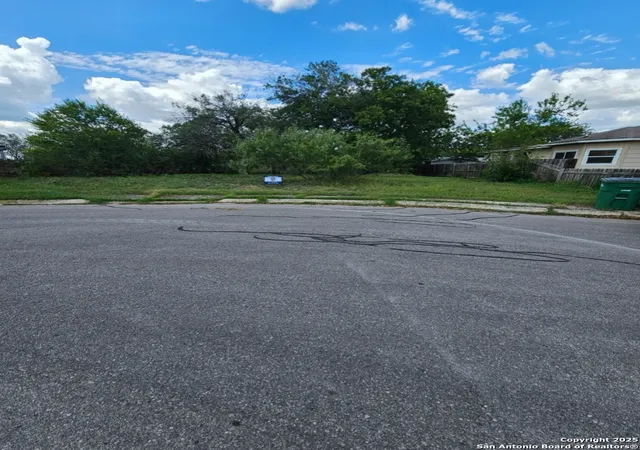 Photo 1 of Sale Pending at 1319 Ilene Lynn St, San Antonio, TX 78224 | MLS# 1807464 | Listing updated on 2026-02-17