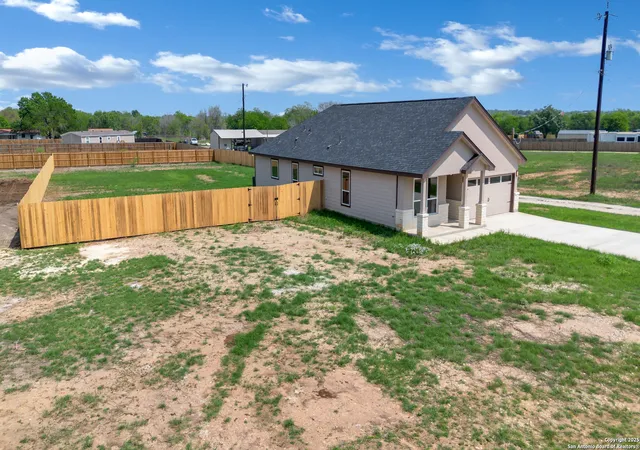 Photo 3 of Sale Pending at 16118 Vaquero Dr, Atascosa, TX 78002 | MLS# 1807749 | Listing updated on 2025-08-20