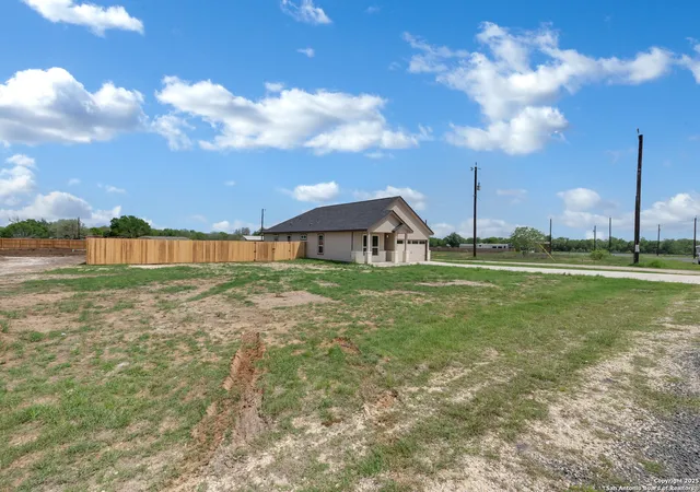 Photo 4 of Sale Pending at 16118 Vaquero Dr, Atascosa, TX 78002 | MLS# 1807749 | Listing updated on 2025-08-20