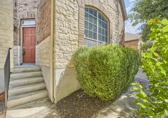Photo 2 of Sale Pending at 3215 Valley Crk, San Antonio, TX 78261 | MLS# 1808493 | Listing updated on 2025-11-28