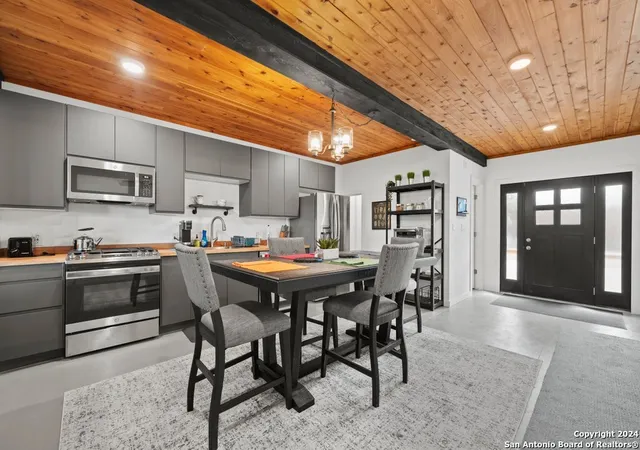 Photo 2 of Single family home for sale at 345 Hancock Rd, Canyon Lake, TX 78133 | MLS# 1808637 | Listing updated on 2025-09-06