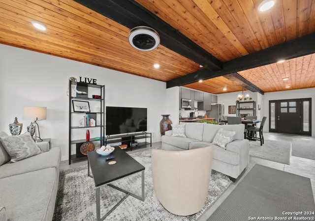 Photo 3 of Single family home for sale at 345 Hancock Rd, Canyon Lake, TX 78133 | MLS# 1808637 | Listing updated on 2025-09-06