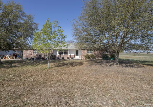 Photo 3 of Single family home for sale at 251 County Road 444, Hondo, TX 78861 | MLS# 1808943 | Listing updated on 2025-12-12