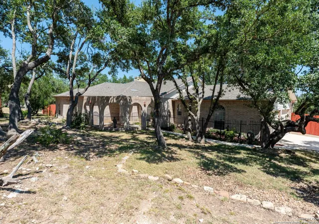 Photo 2 of Sale Pending at 26106 Choctaw Trl, San Antonio, TX 78260 | MLS# 1809243 | Listing updated on 2025-10-14