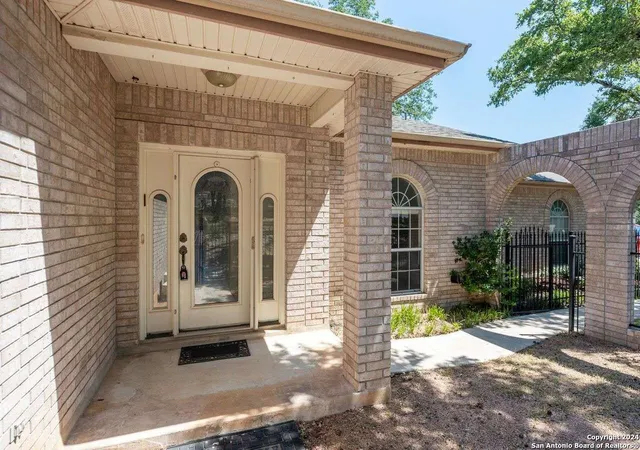 Photo 3 of Sale Pending at 26106 Choctaw Trl, San Antonio, TX 78260 | MLS# 1809243 | Listing updated on 2025-10-14