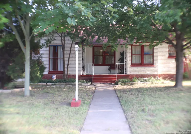 Homes for sale in San Antonio, TX | 2306 W Huisache, San Antonio, TX 78201 | MLS# 1809310