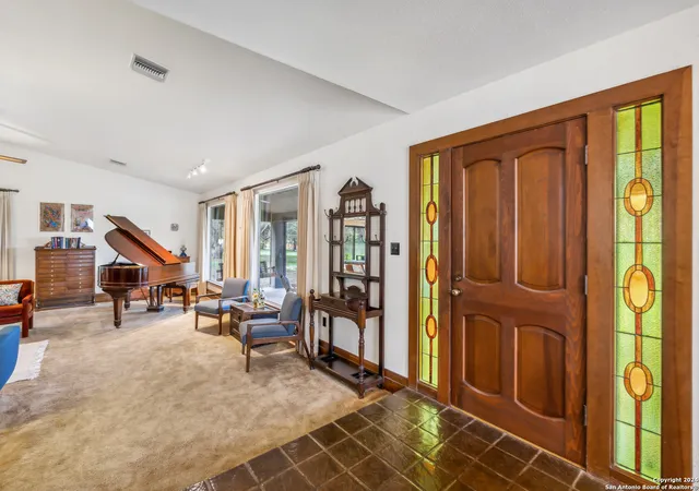 Photo 3 of Single family home for sale at 1809 Green Valley Rd, Cibolo, TX 78108 | MLS# 1810274 | Listing updated on 2025-10-23