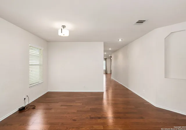 Photo 4 of Sale Pending at 125 Katie Ct, Boerne, TX 78006 | MLS# 1810343 | Listing updated on 2025-09-21