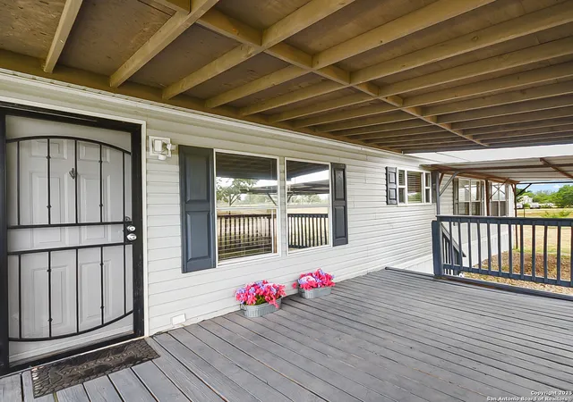 Photo 3 of Sale Pending at 220 Northfield Dr, Pleasanton, TX 78064 | MLS# 1811331 | Listing updated on 2025-09-22