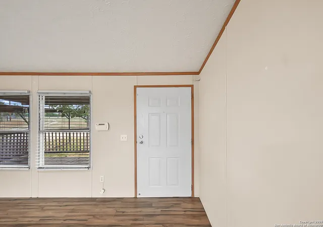Photo 4 of Sale Pending at 220 Northfield Dr, Pleasanton, TX 78064 | MLS# 1811331 | Listing updated on 2025-09-22