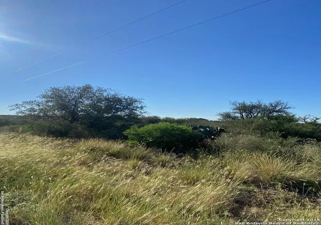 3rd image of 24 Friendship Hills Cir, Uvalde, TX 78801 | MLS# 1811398