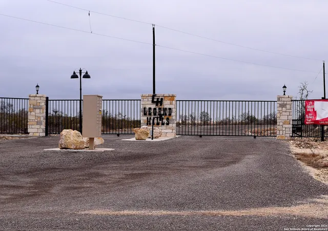 6th image of 24 Friendship Hills Cir, Uvalde, TX 78801 | MLS# 1811398