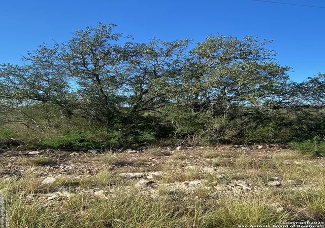 2nd image of 89 Rocky Hills Cir, Uvalde, TX 78801 | MLS# 1811404