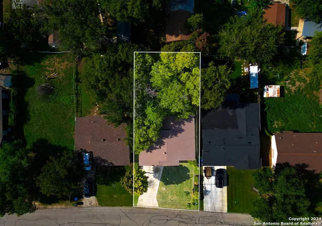 Photo 3 of Sale Pending at 2223 Ramona St, San Antonio, TX 78201 | MLS# 1811641 | Listing updated on 2025-10-05