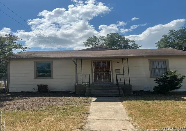 Photo 3 of Single family home for sale at 398 Fairview Ave, San Antonio, TX 78223 | MLS# 1811981 | Listing updated on 2025-12-31
