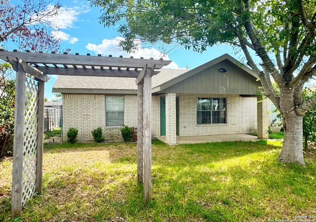 2nd image of 133 Rio Grande St, Uvalde, TX 78801 | MLS# 1812047