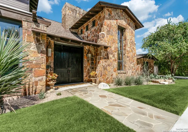 Photo 1 of Single family home for sale at 829 Terrell Road, San Antonio, TX 78209 | MLS# 1812533 | Listing updated on 2025-11-21