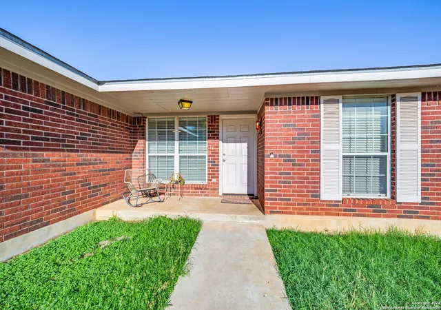 Photo 3 of House for sale at 8180 Fm 2146, Jourdanton, TX 78026 | MLS# 1812772 | Listing updated on 2025-10-06