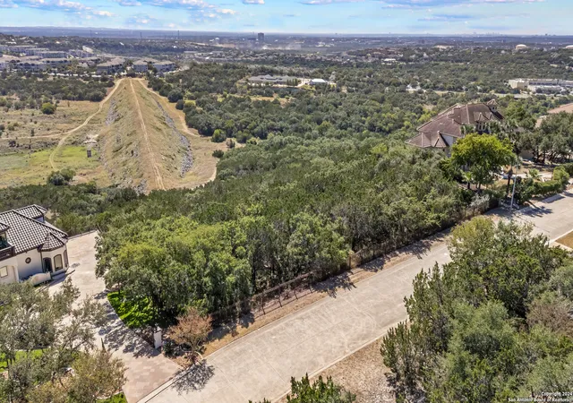 4th image of 13 Champions Run, San Antonio, TX 78258 | MLS# 1813069