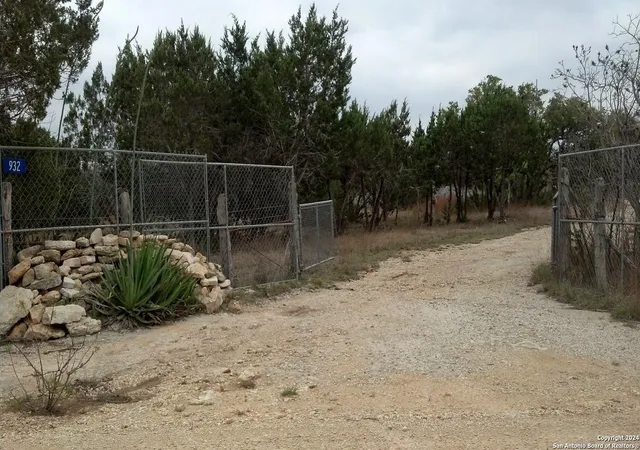 4th image of 932 High Country Rd, Blanco, TX 78606 | MLS# 1813112