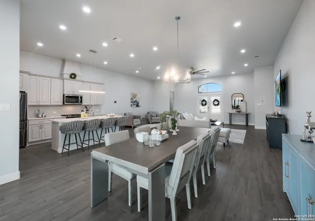 Photo 2 of Single family home for sale at 1304 Meyer Pkwy, New Braunfels, TX 78132 | MLS# 1813799 | Listing updated on 2025-10-08