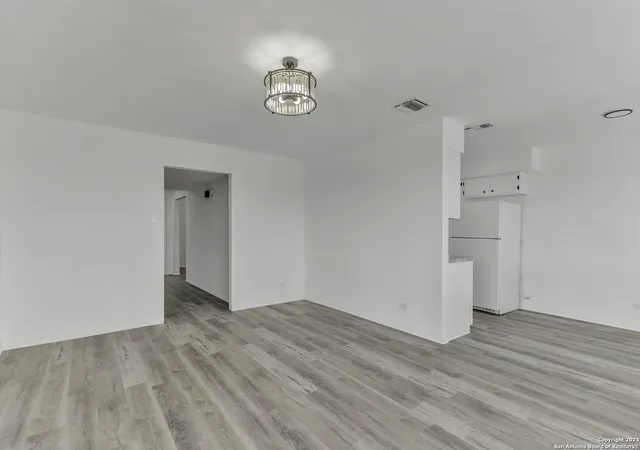 Photo 4 of Single family home for sale at 4207 High Sierra, San Antonio, TX 78228 | MLS# 1813919 | Listing updated on 2025-07-12