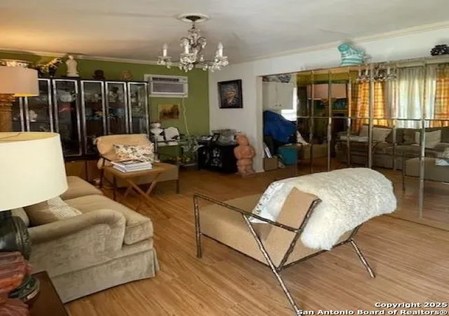 Photo 2 of Sale Pending at 219 W Greenway Ave, San Antonio, TX 78226 | MLS# 1814123 | Listing updated on 2025-09-03